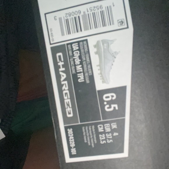 White Under Armour Cleats - Picture 4 of 4